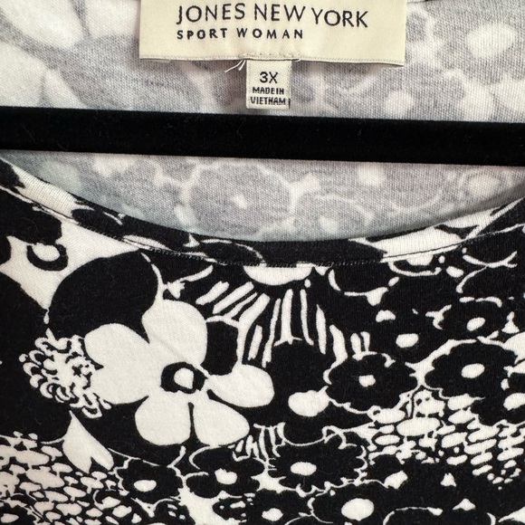 Jones New York Relaxed Fit Black and White Crew Neck Floral Cotton Shirt Size 3X - Picture 3 of 5